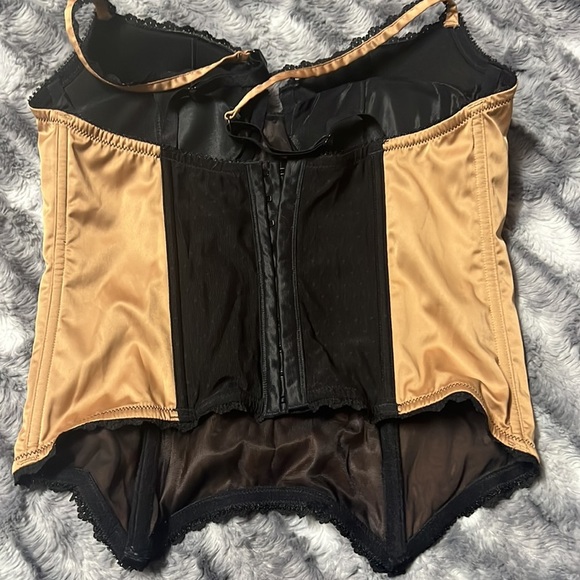 Vintage Victorias Secret Black and Gold Corset set - Picture 5 of 10